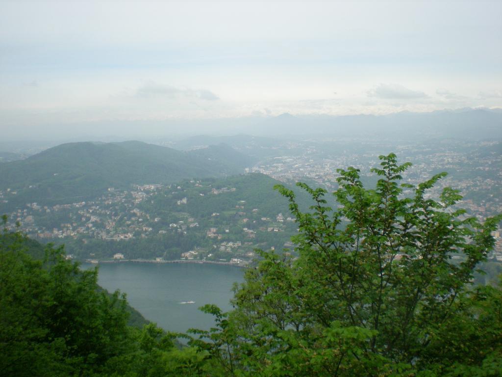 B&B Il Balcone Sul Lago Брунате Екстериор снимка